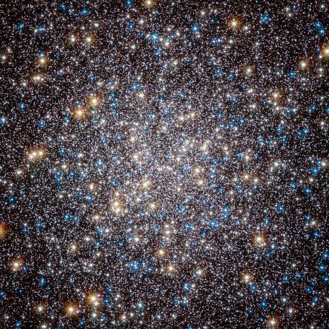 Hubble-Heart_of_M13_Hercules_Globular_Cluster