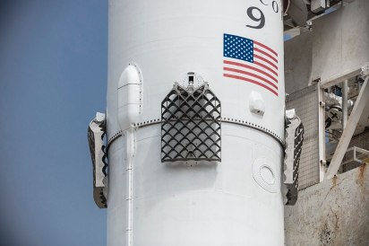 1024px-Second-generation_titanium_grid_fins,_Iridium-2_Mission_(35533873795)
